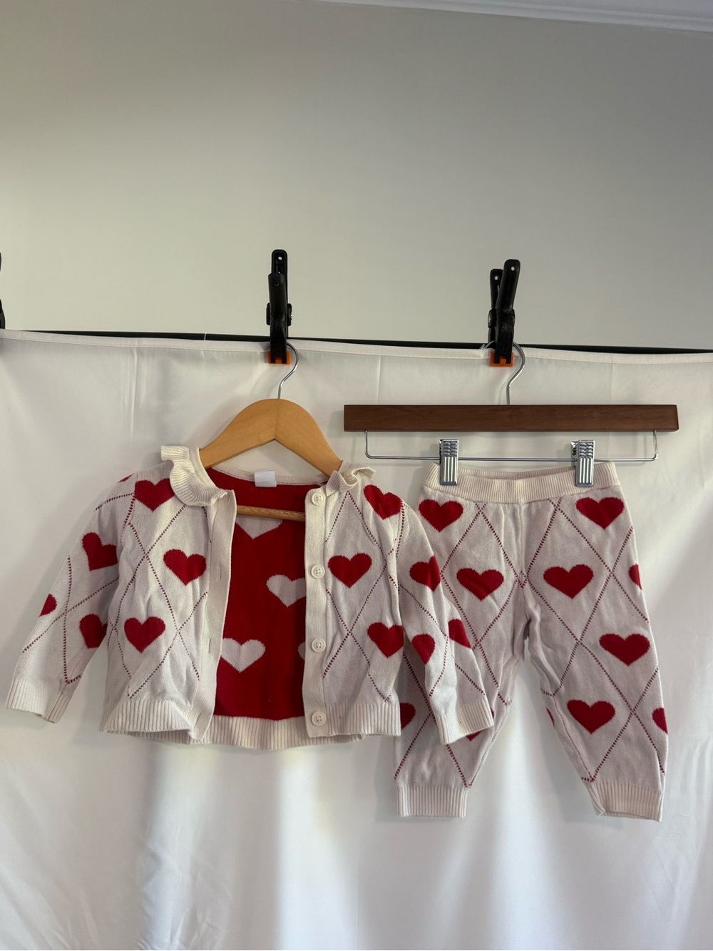 GAP White and Red Heart Knit Pajama Set